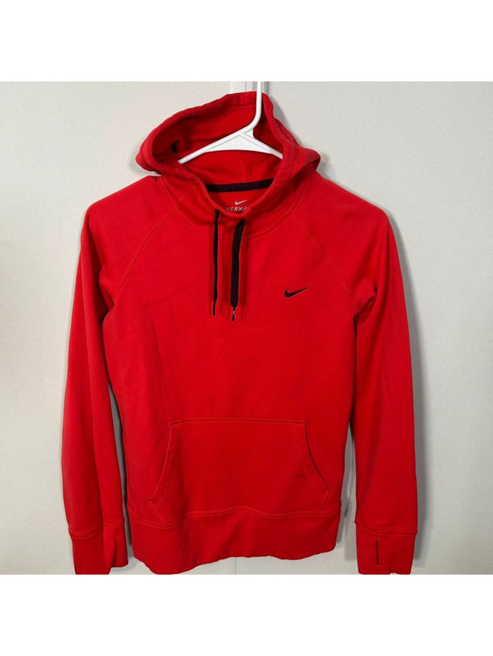 Nike Therma-FIT Red Pullover Hoodie XS Black Swoosh Athletic Sweatshirt